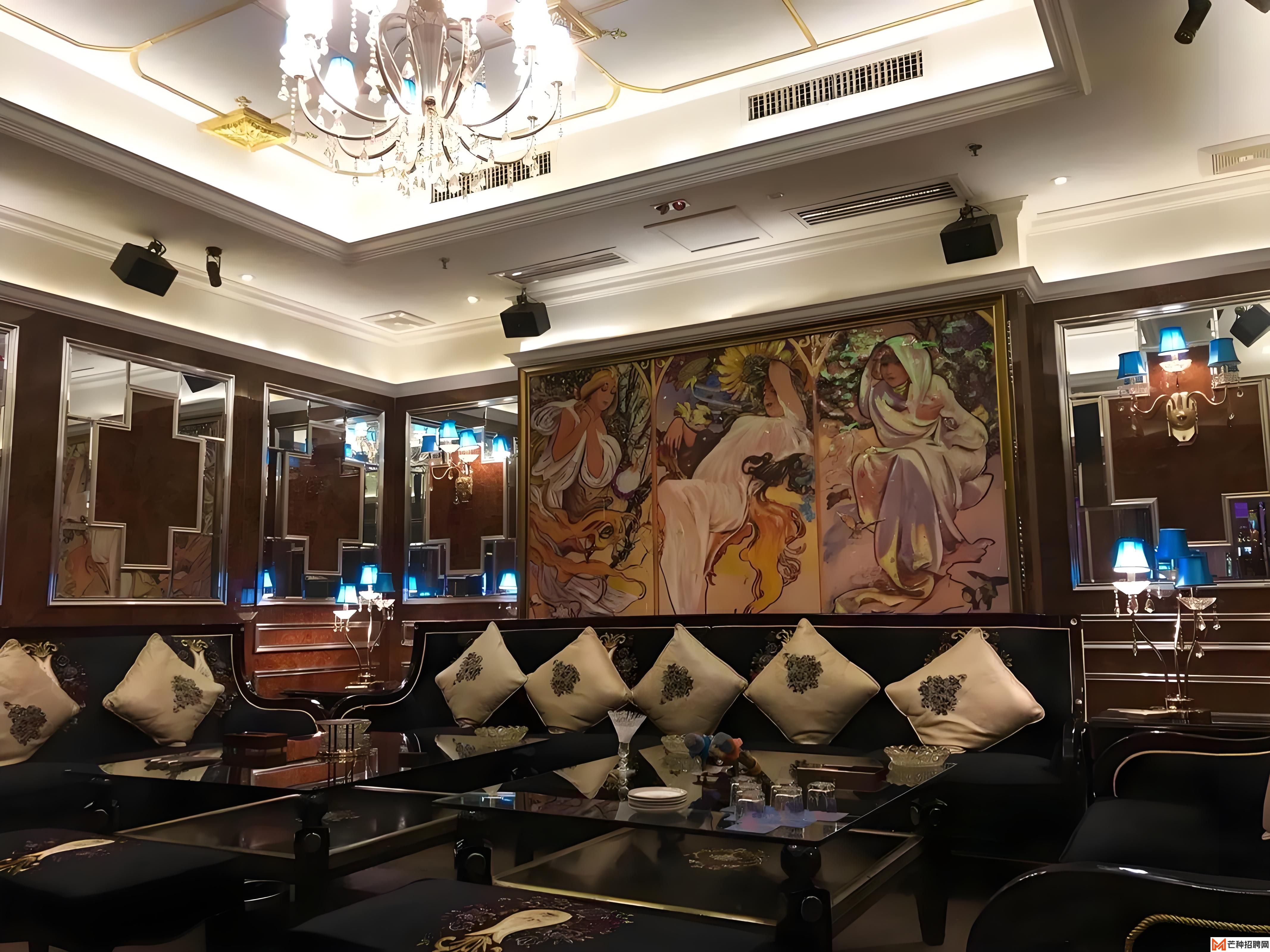 如何选择适合自己的酒吧和KTV：庄里夜场新手指南