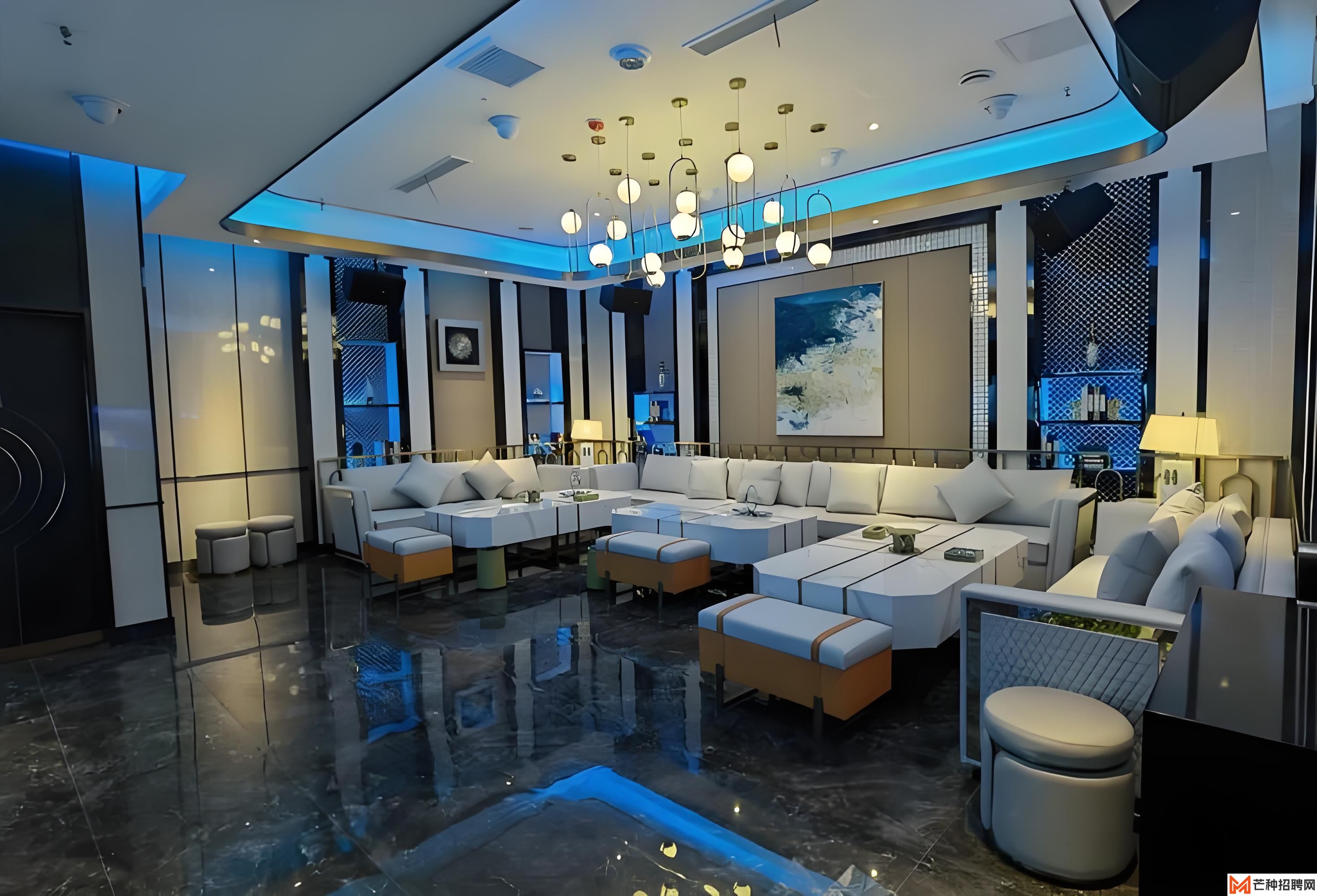 庄里KTV：不同人数和预算的包厢选择指南