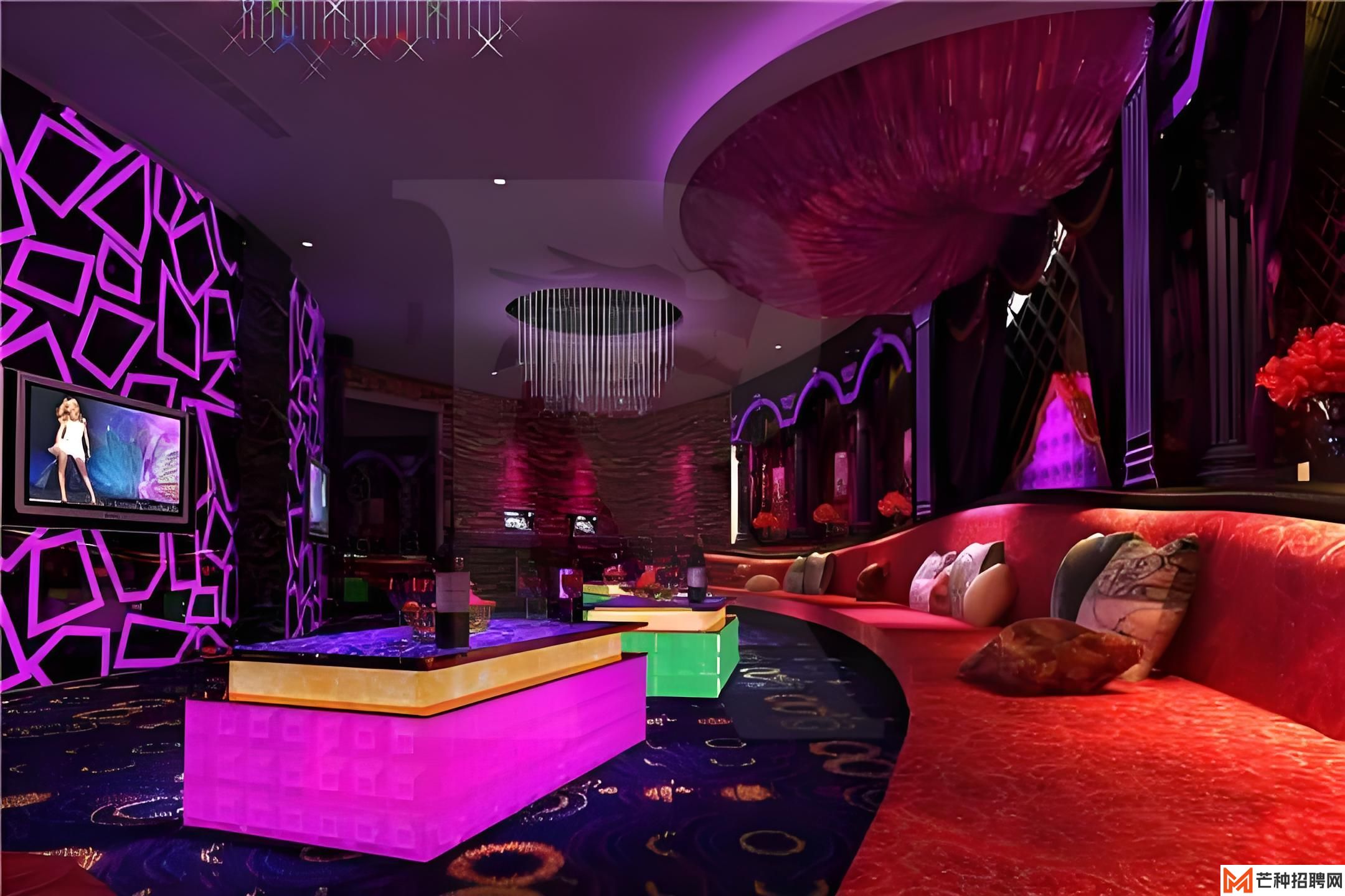 庄里夜猫子聚集地：那些营业到凌晨的深夜食堂酒吧