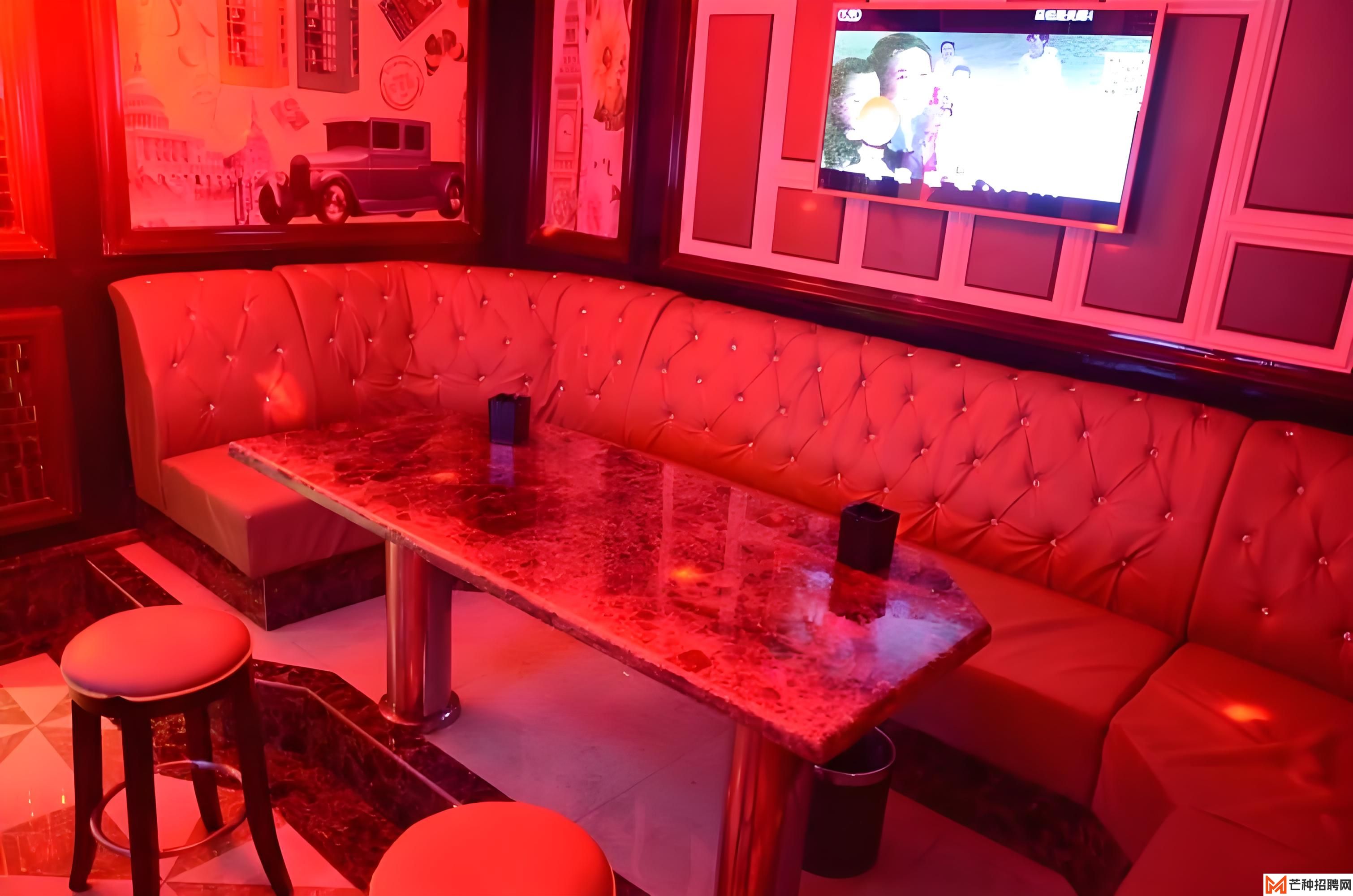 星级酒店酒吧高薪招募女性高级侍酒师，快来一展才艺！